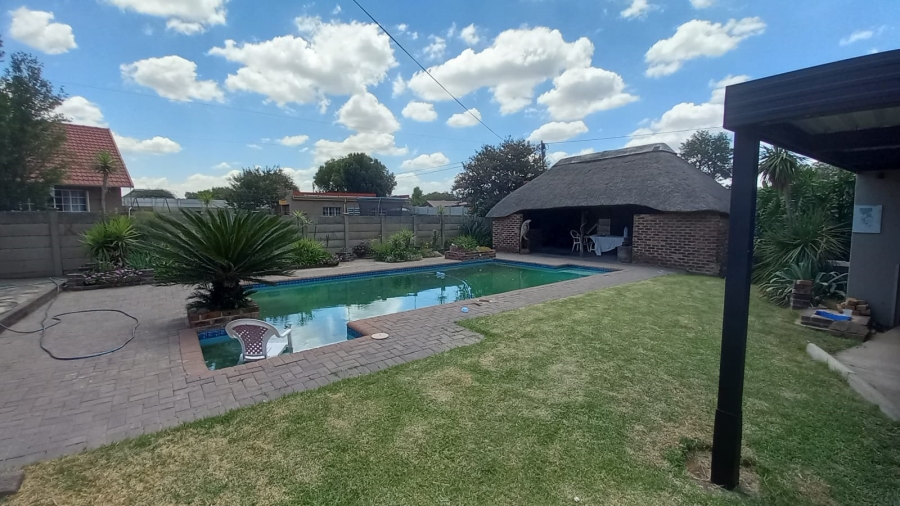 3 Bedroom Property for Sale in Vaalpark Free State